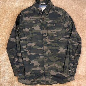 Duluth Trading Co Untucked Button Up Shirt Mens Medium Multicolor Camo Slim Fit